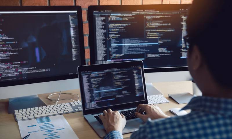 数据科学选型:R与Python如何赋能怀来县网站建设?